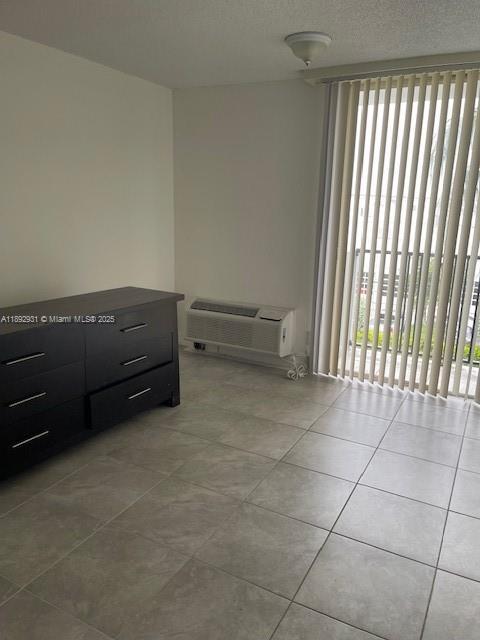 Photo - 16450 NW 2nd Ave Unidad 412