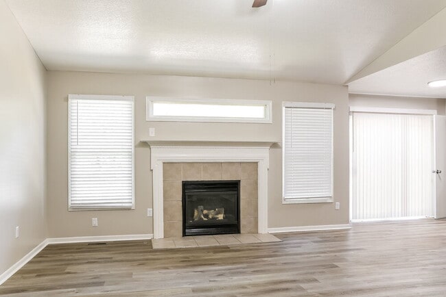 Photo - 6693 Laburnum Dr
