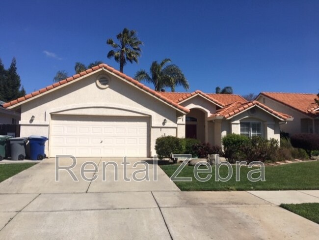 Building Photo - 731 Redwing Dr Rental