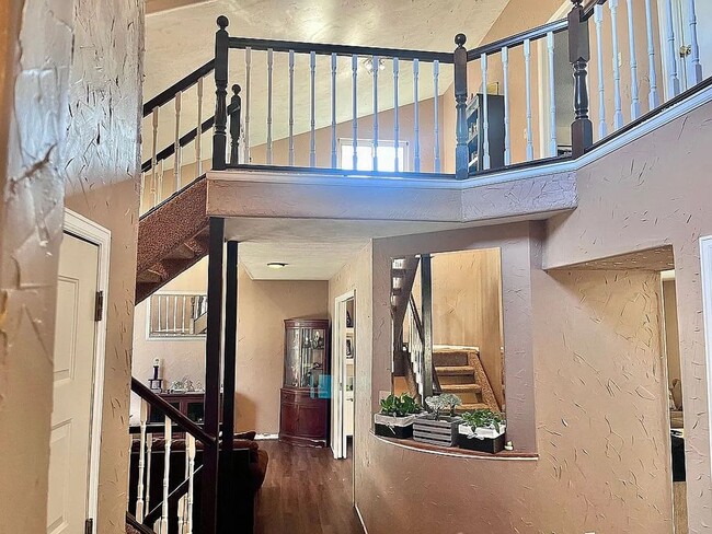 Photo - West side home in Mountain Shadows D11 Schools