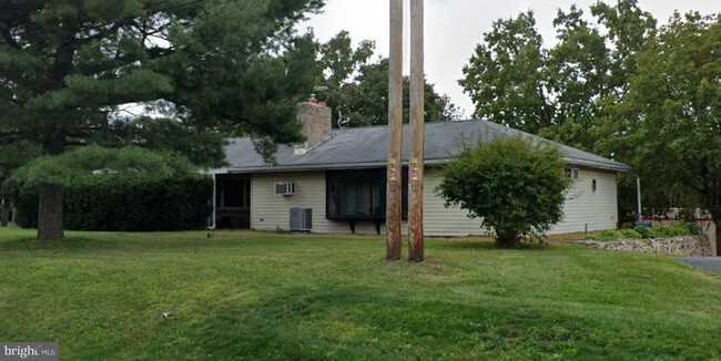 Photo - 5815 Linglestown Rd Apartamento