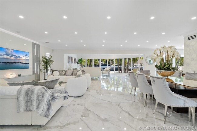 Photo - 207 Royal Palm Dr