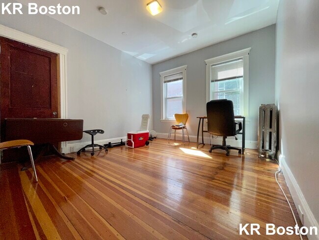 Photo - 205 Kelton St Unit 102