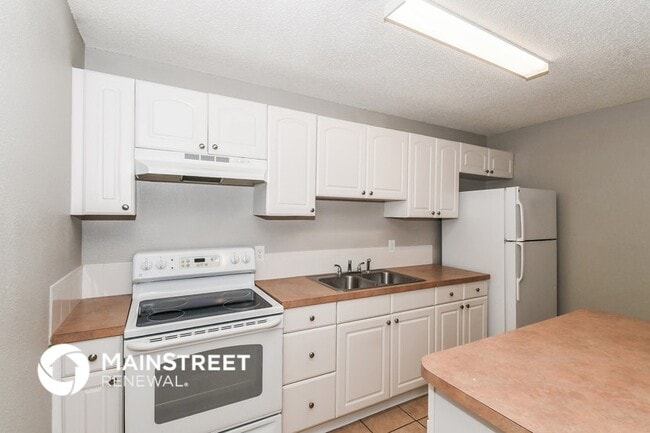 Photo - 1533 Raven Dr S