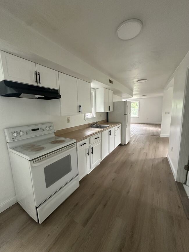 Building Photo - 48 Lunenburg St Unit #3 Rental