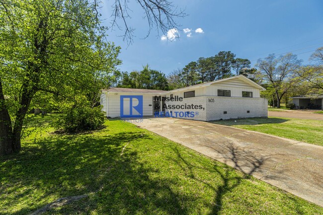 Photo - 3 Bed/2 Bath Home In Huntington Park