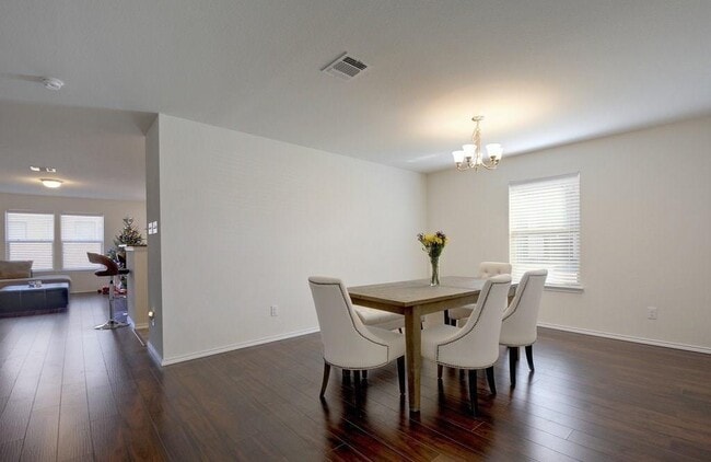 Photo - 900 Oatmeal Drive