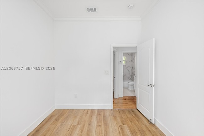 Photo - 3037 Center St