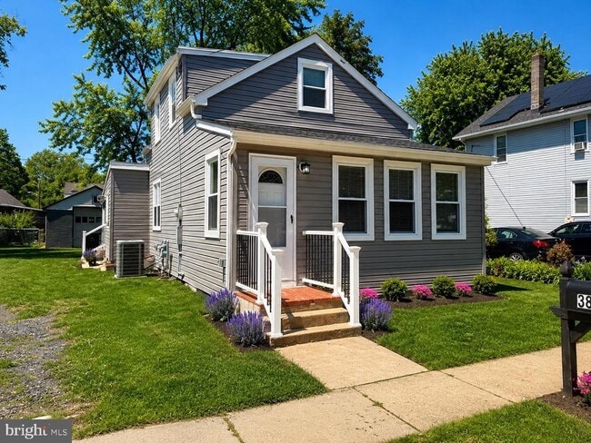 Photo - 383 Johnson Ave