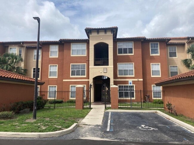 2 bd / 1 ba in Palms Club Community - 2 bd / 1 ba in Palms Club Community Condo Unit 9-307
