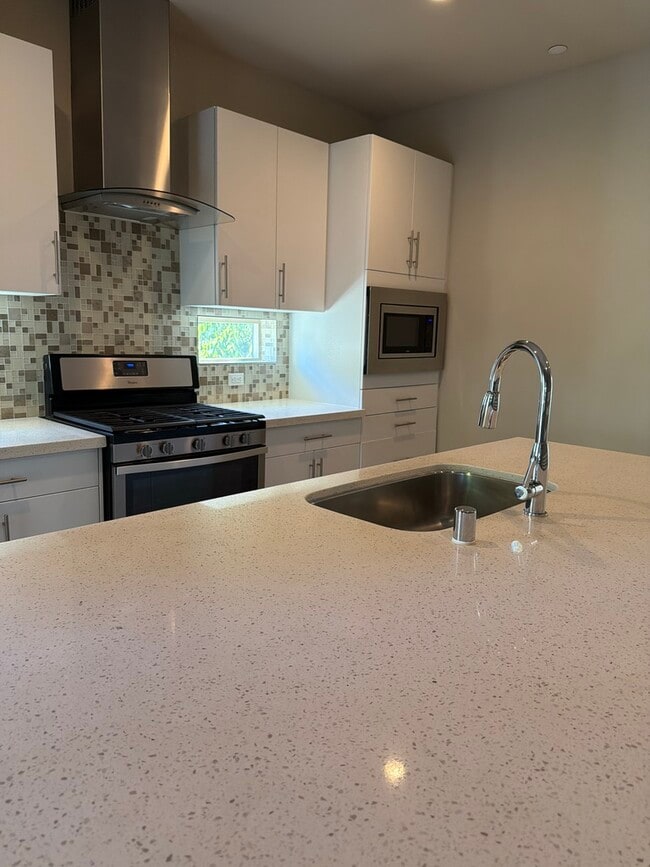 Photo - 489 McClatchy Way