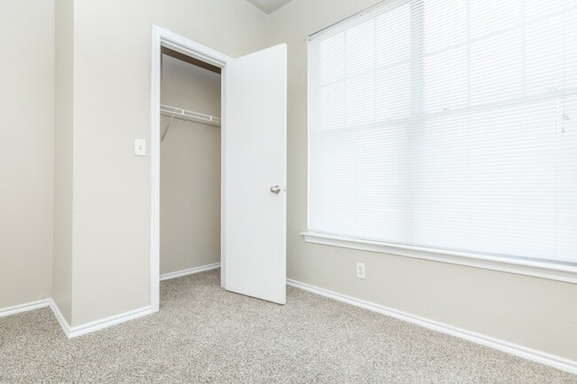 Photo - Delafield Villas