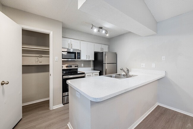 Building Photo - Veridian Place