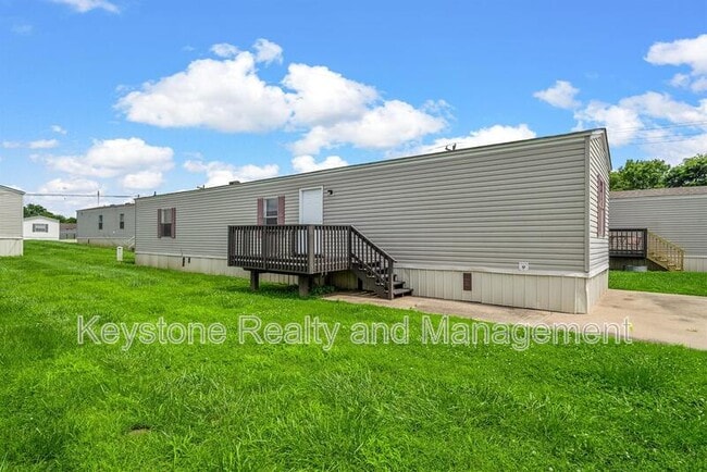 Building Photo - 812 Monroe Ln