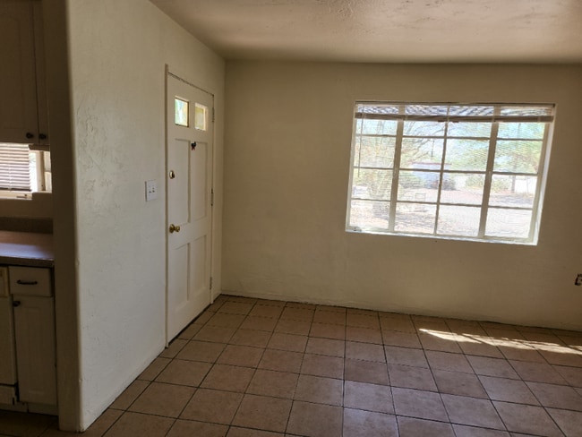 Photo - 2140 N Forgeus Ave Unit 2140 N Forgeus Ave