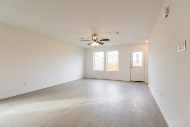 Photo - 16488 Blossom Grv Dr