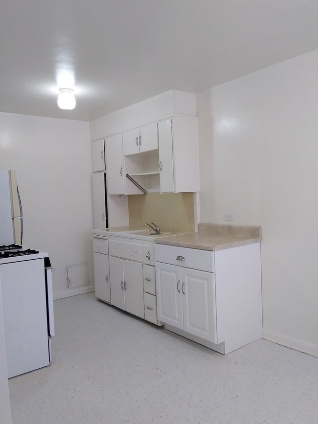 Photo - Don Edward Apartments