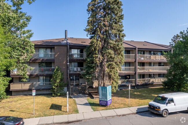 Building Photo - Chinook Place