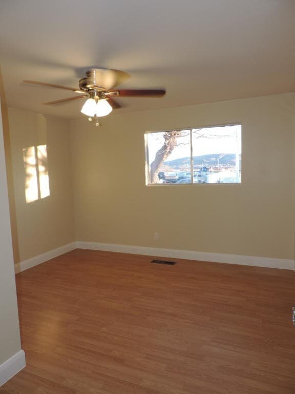 Photo - Dog Friendly - 4 Bedroom with Granite Counter tops.