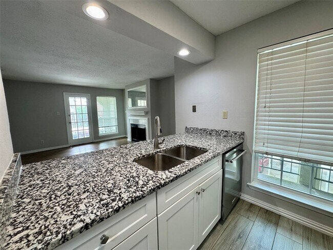 Photo - 5981 Arapaho Rd Unit 304