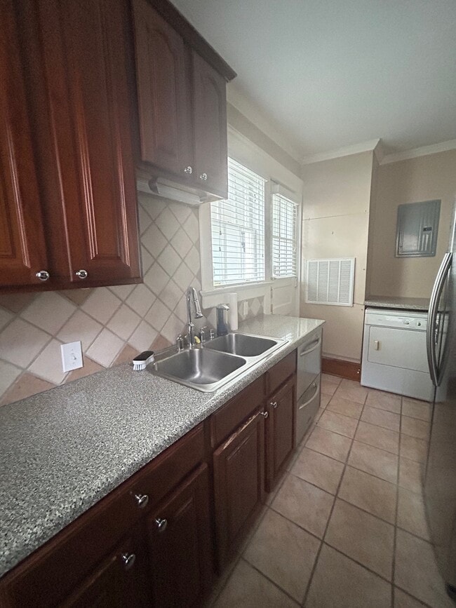 Photo - 72 W End Blvd Unit 4