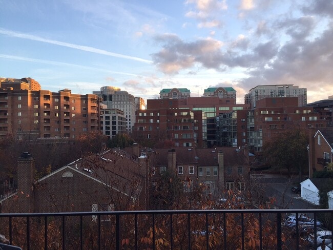 1114 N Taylor St Unit B