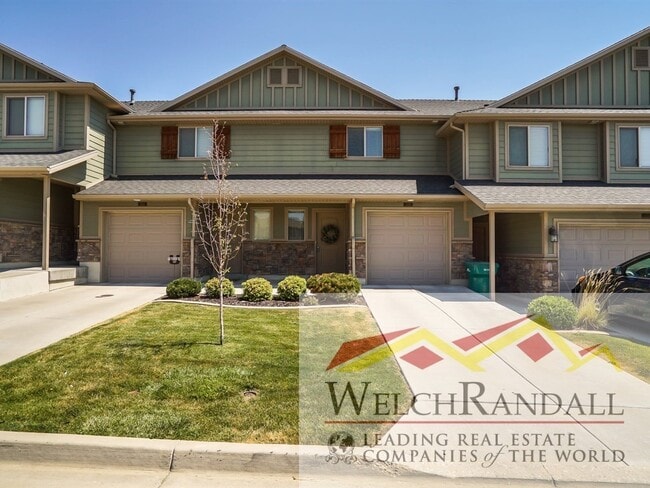Charming 2 Bed 1.5 Bath Townhome in East L... - Charming 2 Bed 1.5 Bath Townhome in East L...