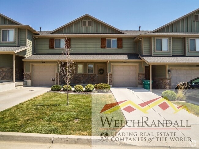Building Photo - Charming 2 Bed 1.5 Bath Townhome in East L...