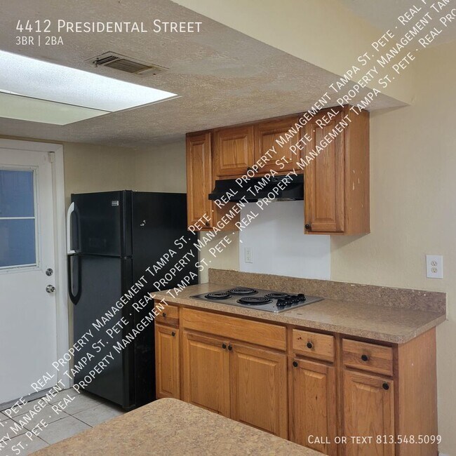 ***AVAILABLE FOR IMMEDIATE MOVE IN*** Rental For Rent in Seffner, FL