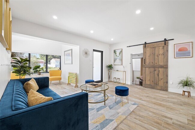 Photo - 601 SW 44th Pl