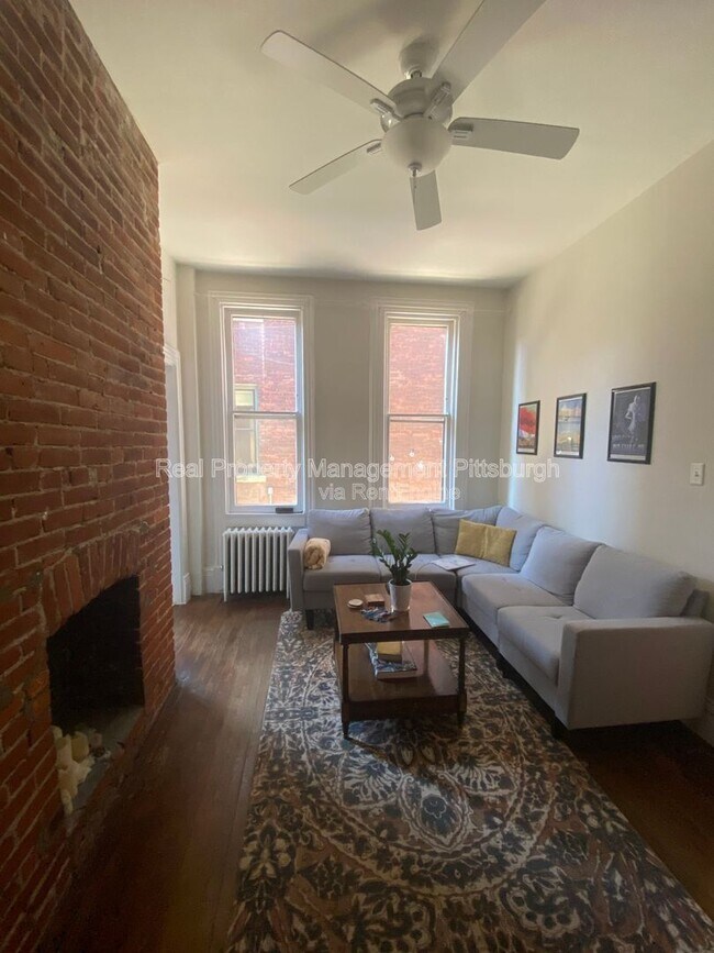 Photo - 207 S Millvale Ave Unidad 1