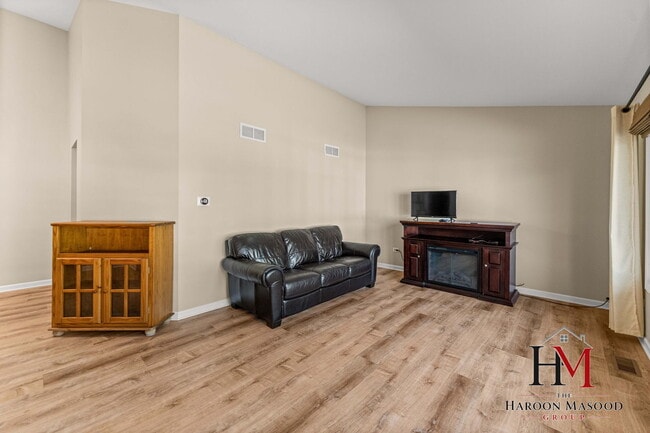 Photo - 9241 Windsor Pkwy