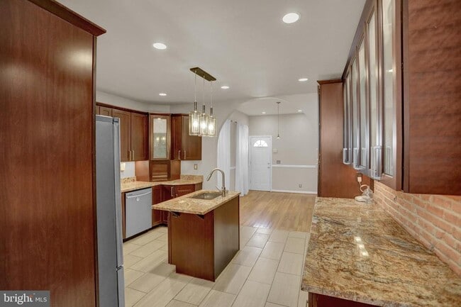 Photo - 2308 E Fairmount Ave