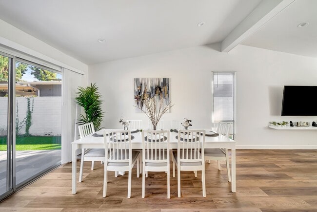 Photo - 22998 Valerio St