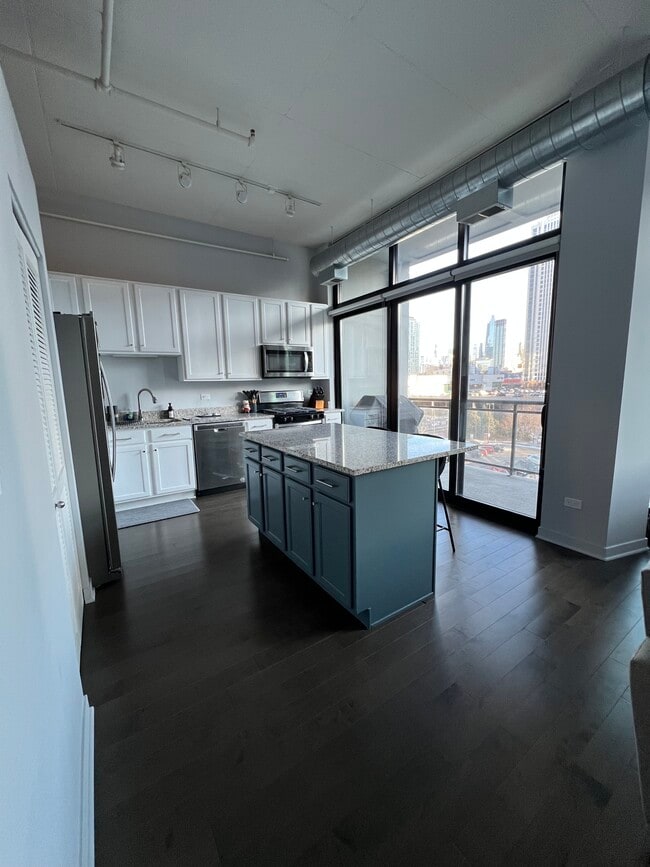 Photo - 740 W Fulton St Unit 511