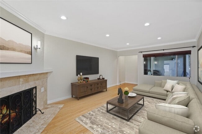 Building Photo - 15457 Moorpark St Unit 5-5 Rental