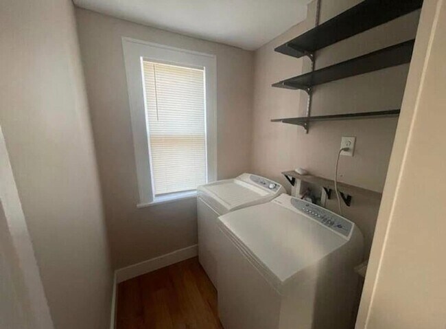 120 N 9th St Unidad EM Duplex - A