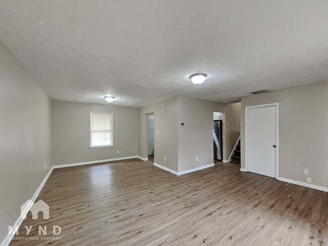 Photo - 1568 Pintail Rd