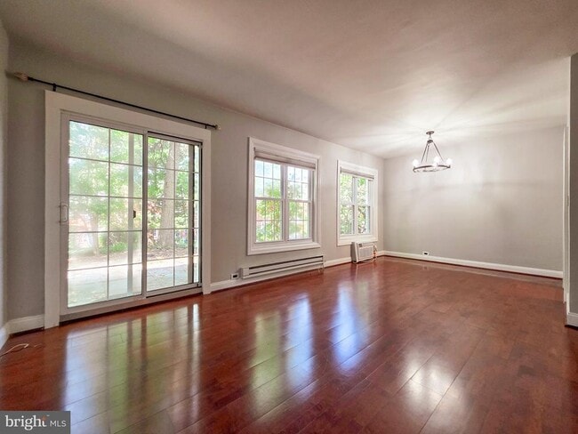 3710 Gunston Rd