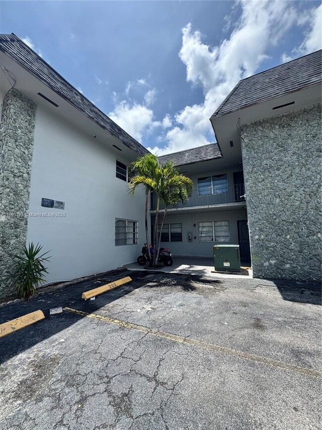 Photo - 300 NE 1st Ct Condo Unit 204