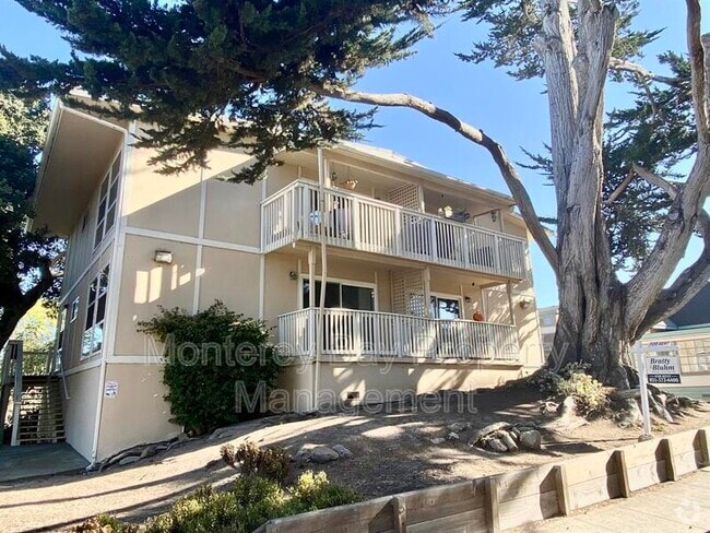 Building Photo - 420 Lighthouse Ave Unit C