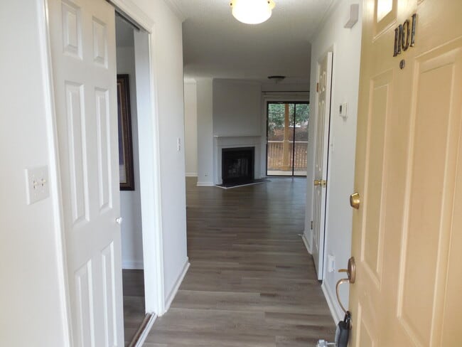 Photo - 1101 Colony Pl Dr