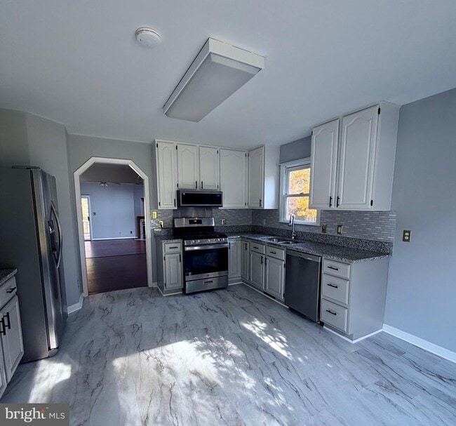 Building Photo - 4209 Oakhill Rd