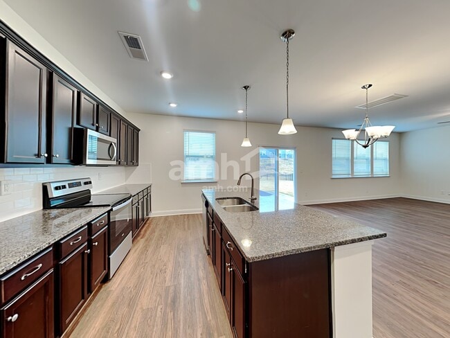 Photo - 2132 Laurel Vlg Cir