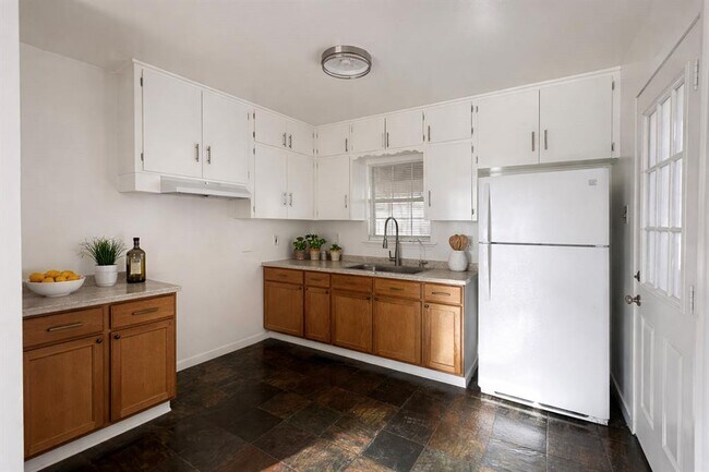 Photo - 600 Springdale Rd