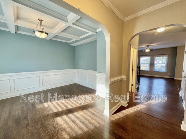 Photo - 211 Executive Dr