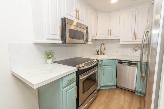 939 Coast S Blvd Unit 3D