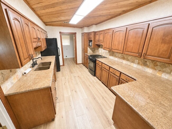 Photo - Waterfront Living in Benton!