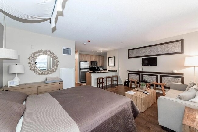 Photo - 610 W Kinzie St