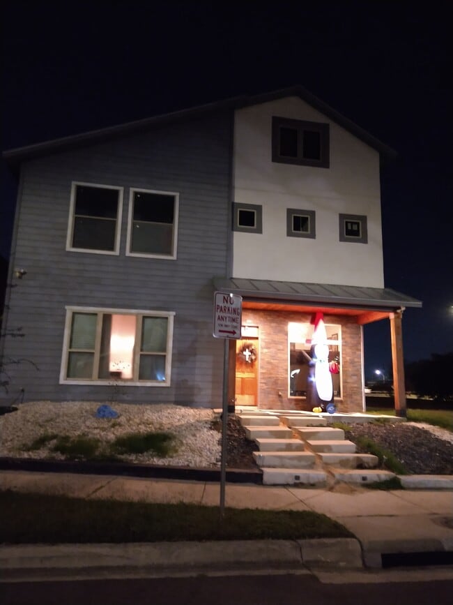 Photo - 655 Leigh St Unit #1